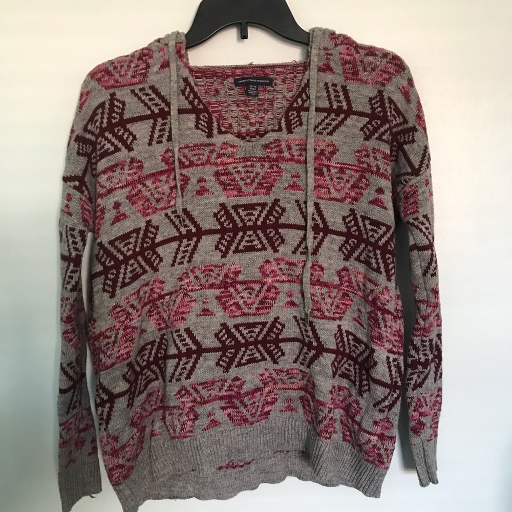 American Eagle sweater with hood